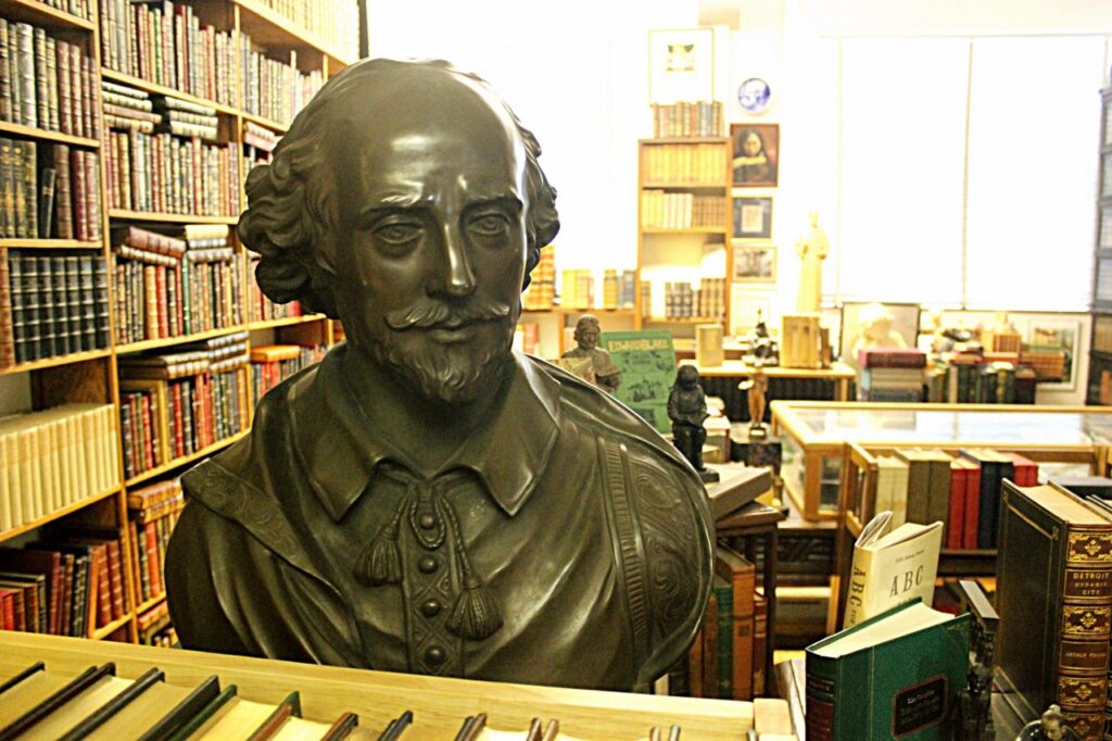 Interview with JOHN KING, owner of John K. King Used & Rare Books in Detroit - 071